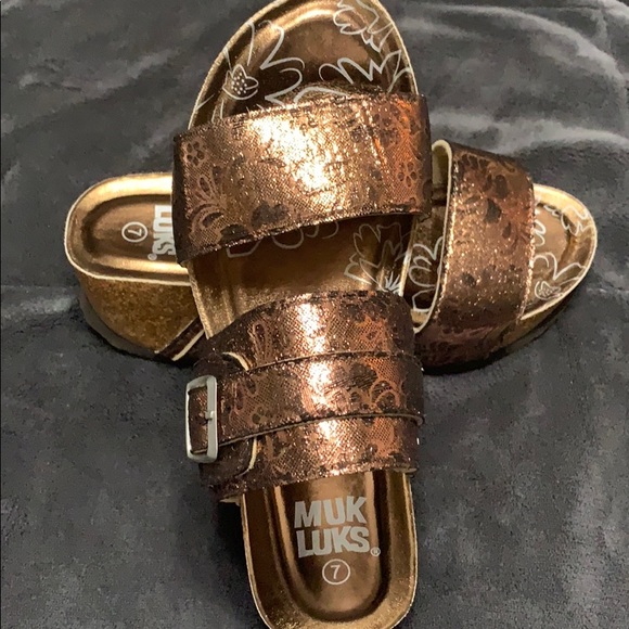 Muk luks wedge sandals - Picture 4 of 6